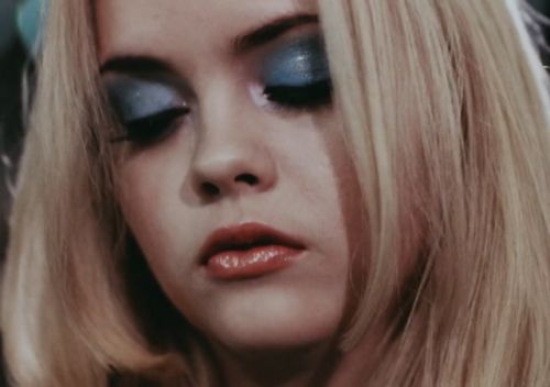 buffalo 66 makeup