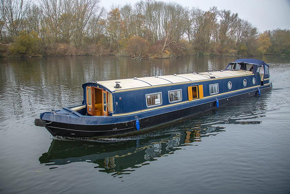 broad beam boats for sale