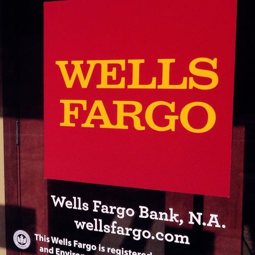 wells fargo open late today