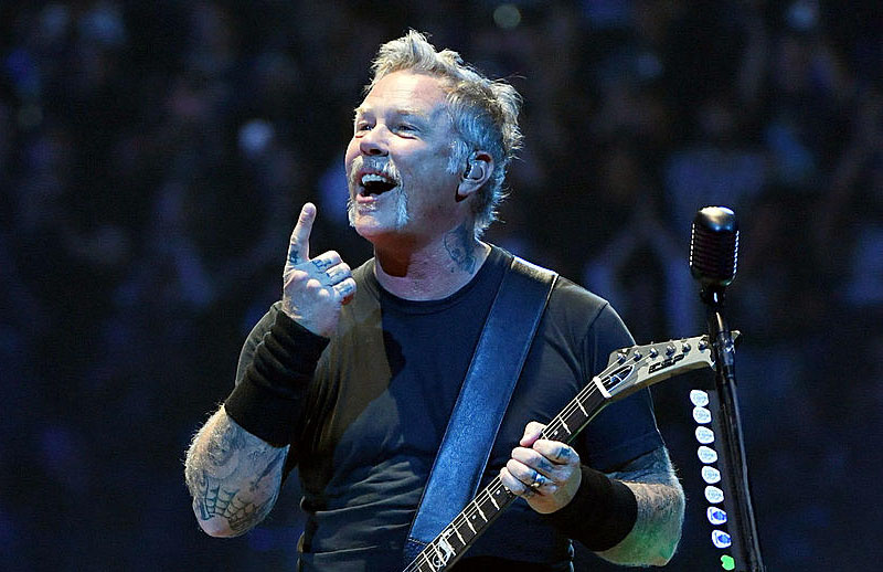 james hetfield kaç yaşında