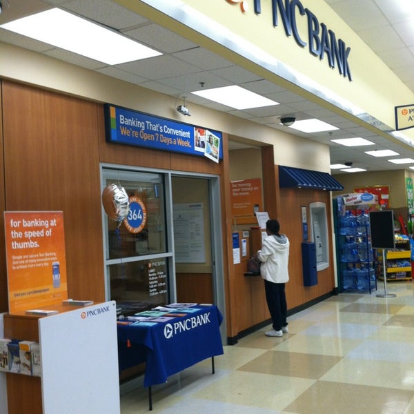 pnc bank giant hours