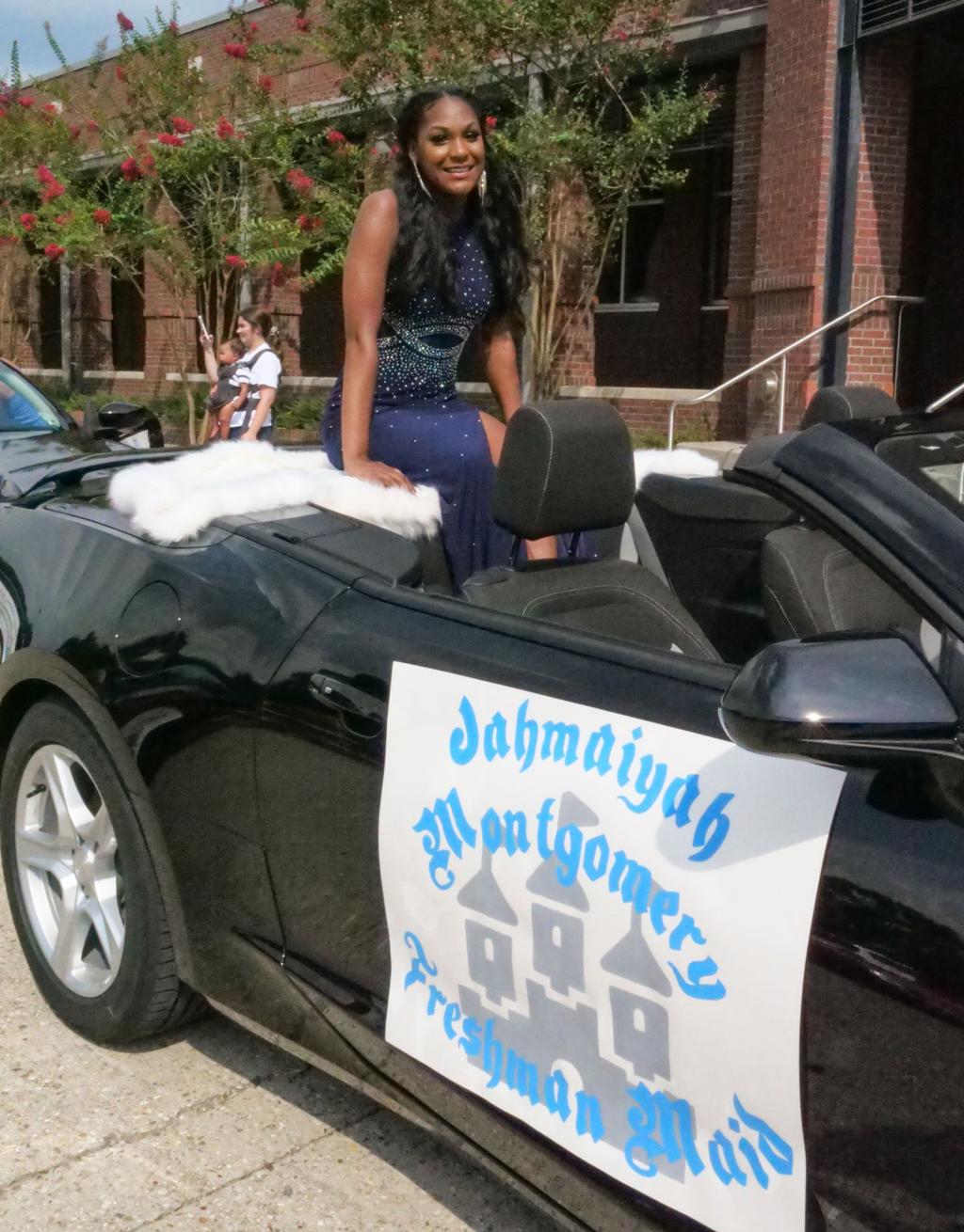 homecoming parade car signs