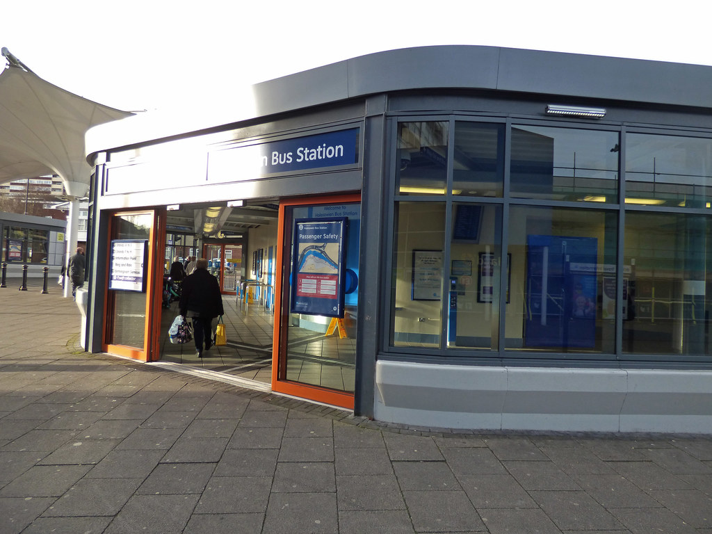 halesowen bus station