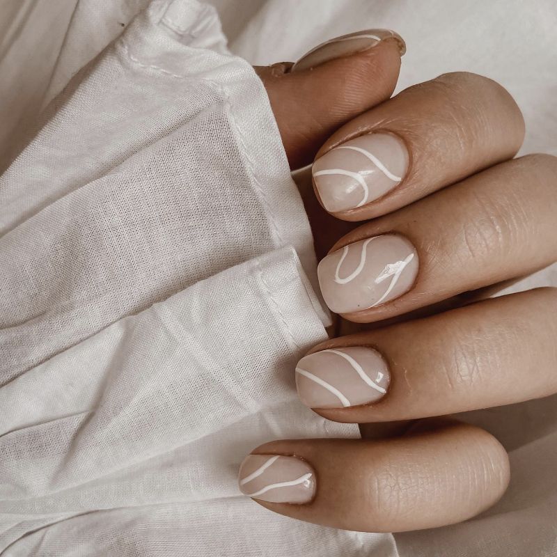 neutral summer nails