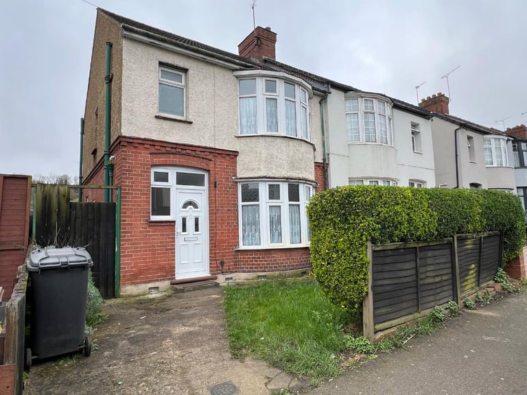 3 bedroom house to rent in luton