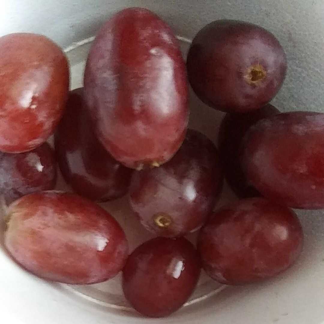 calories grapes red seedless