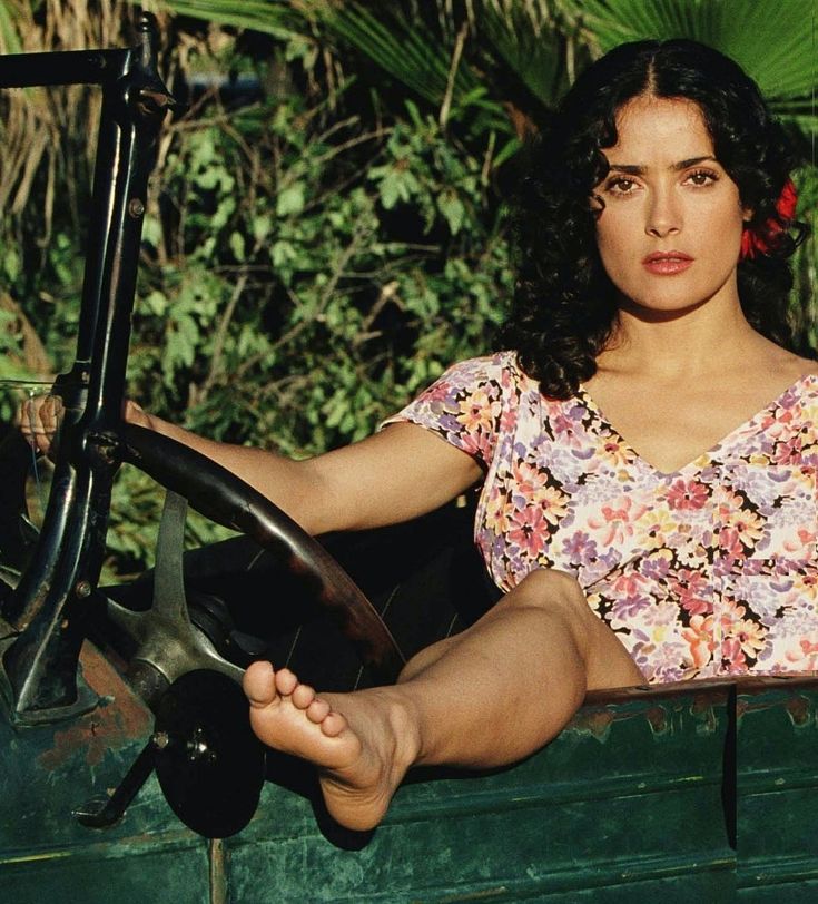 feet salma hayek