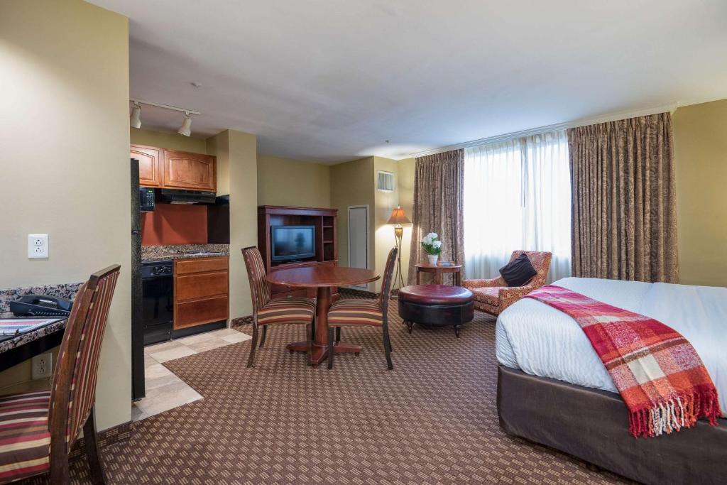 clarion collection hotel arlington court suites arlington va