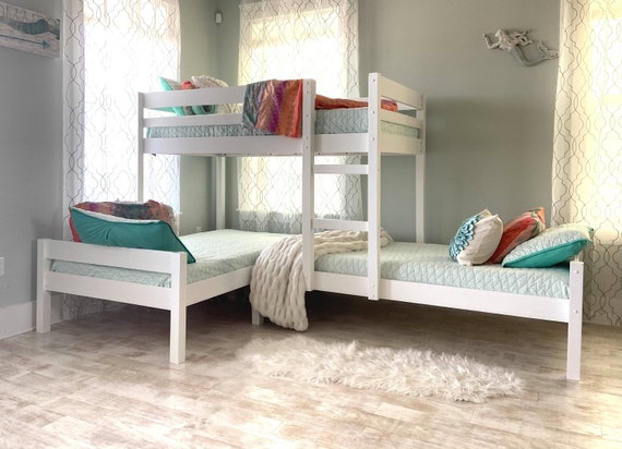 corner bunk beds