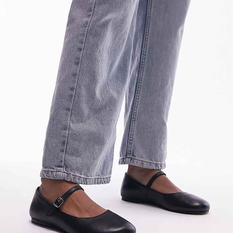 round toe ballet flats