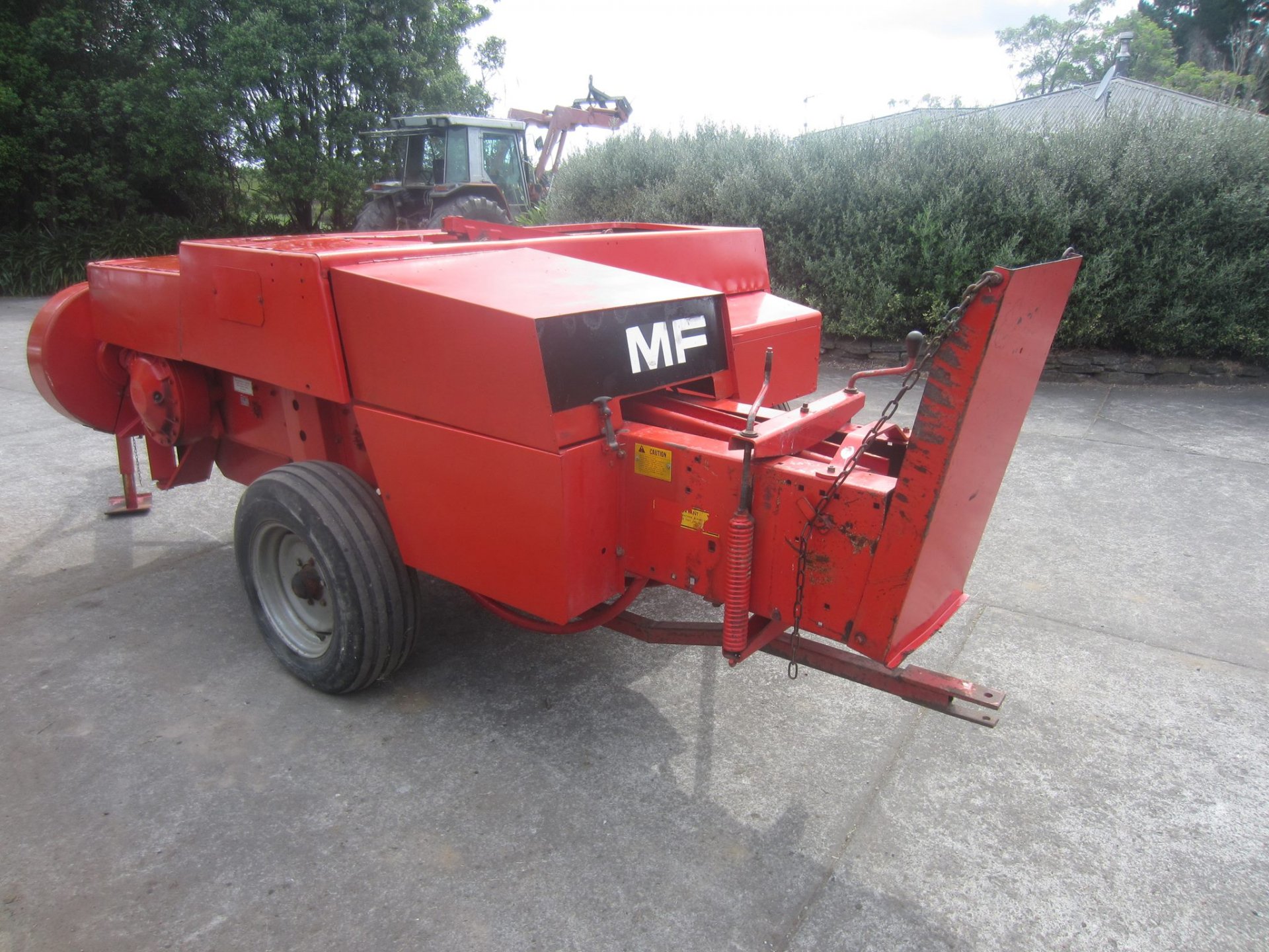 mf 124 baler