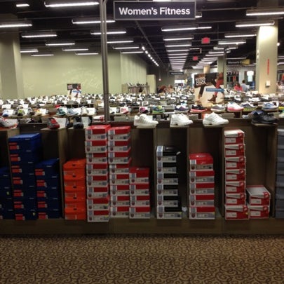 dsw holyoke ma