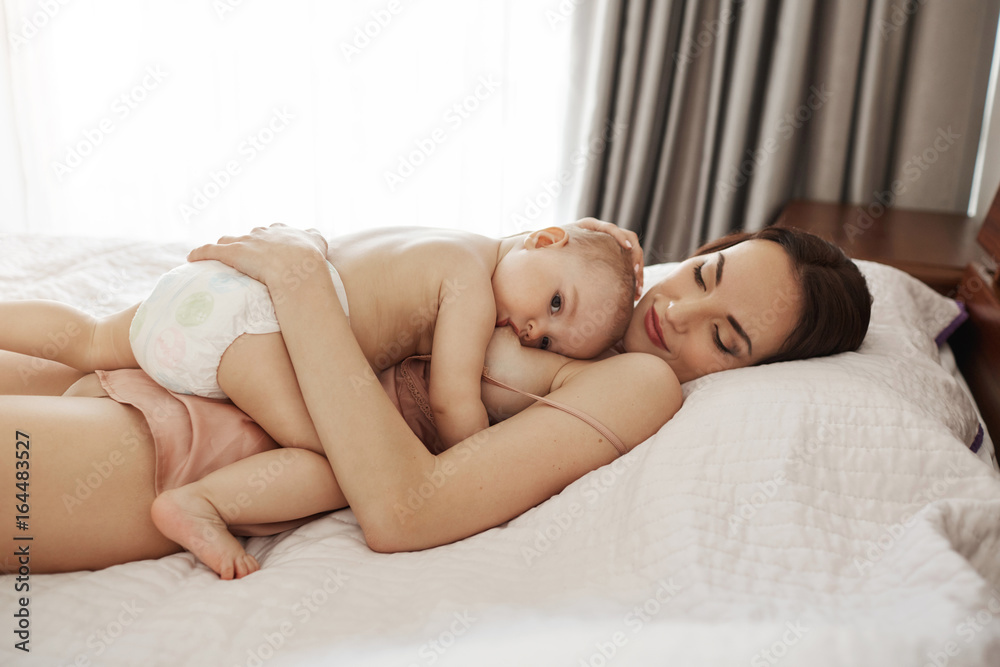 sleeping naked with mom