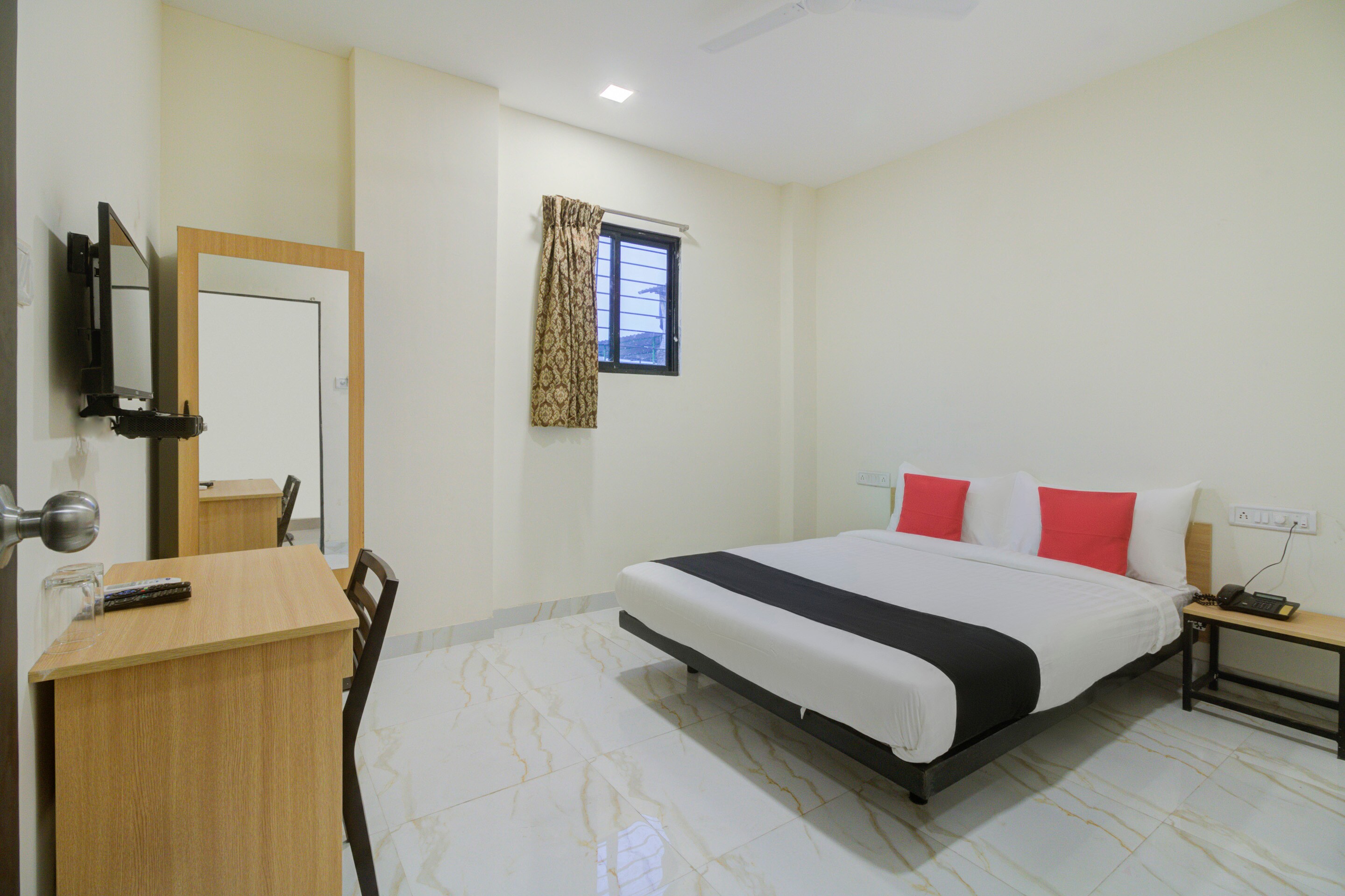 oyo rooms in kandivali west