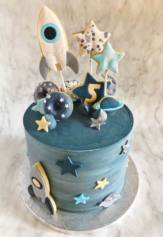 astronaut birthday cake