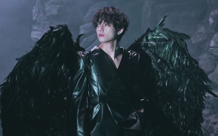 kim taehyung with wings