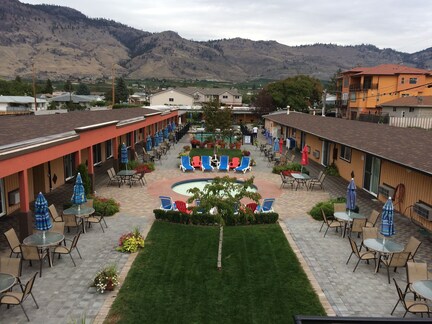 sahara courtyard inn & suites