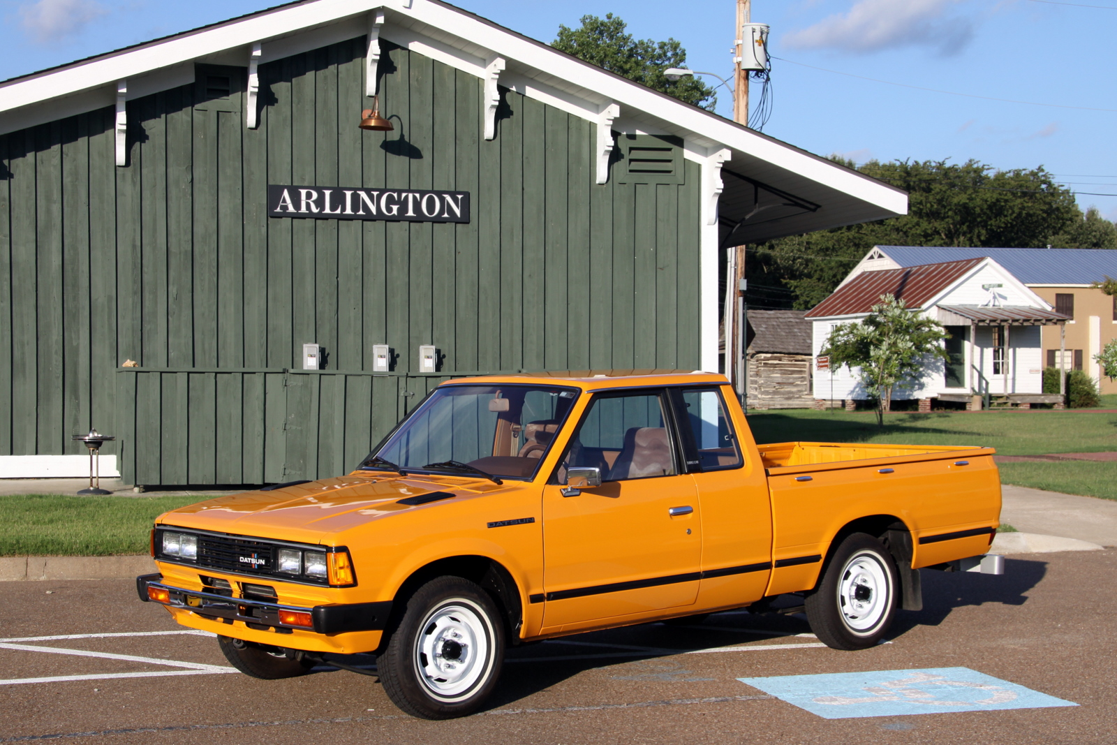 nissan datsun pick up