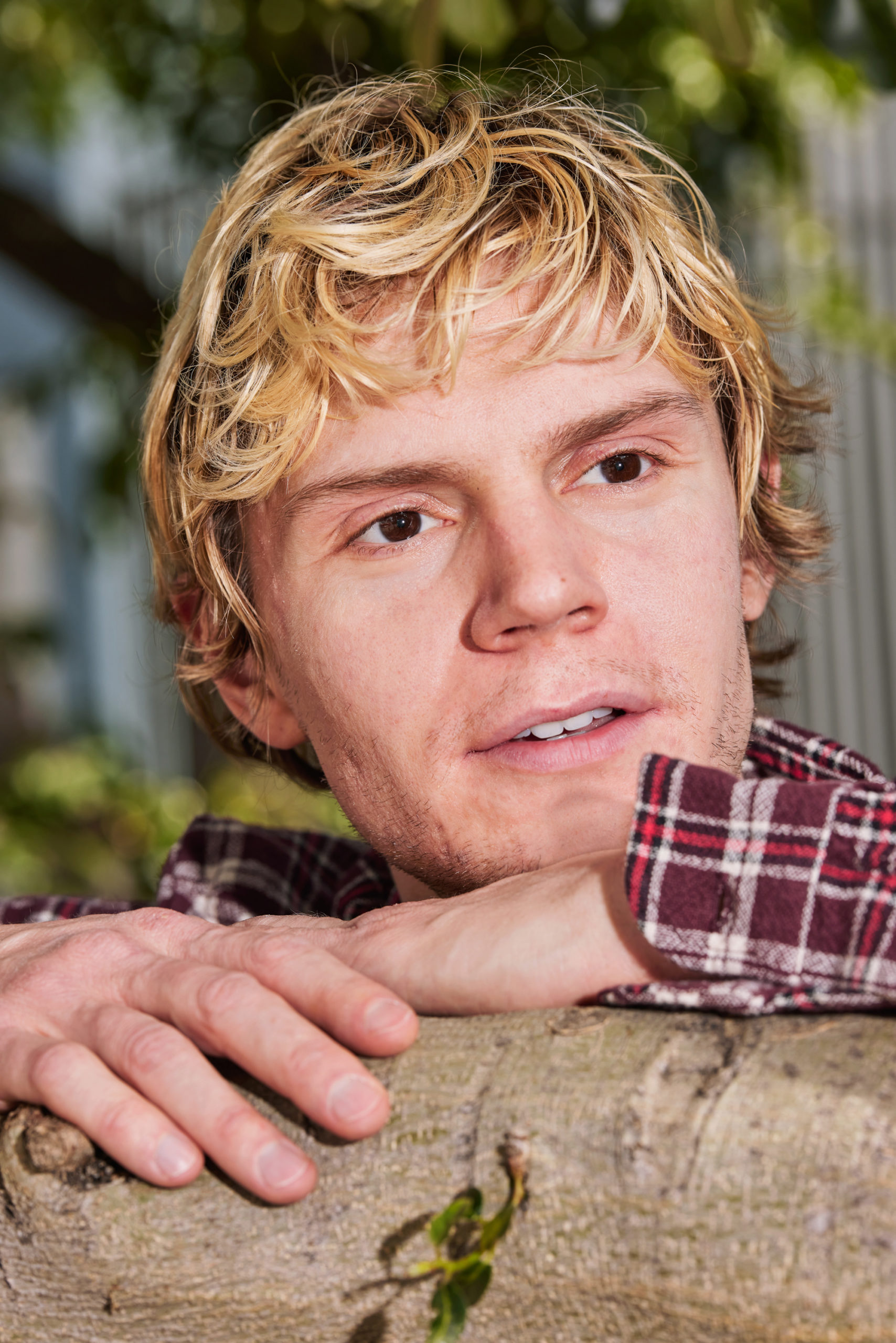 evan peters ugly