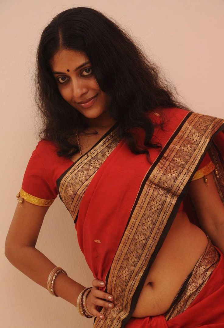 malayalam actress in red saree