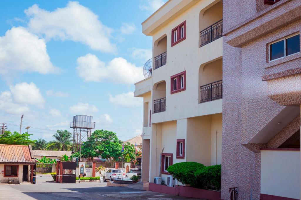 hotels in eket