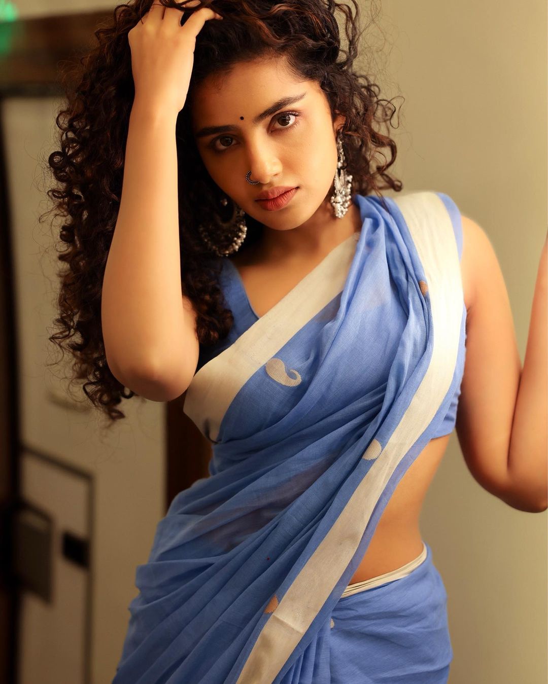 anupama in saree