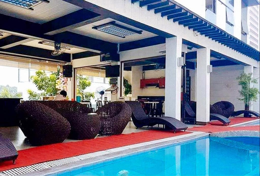 duplex resort pansol