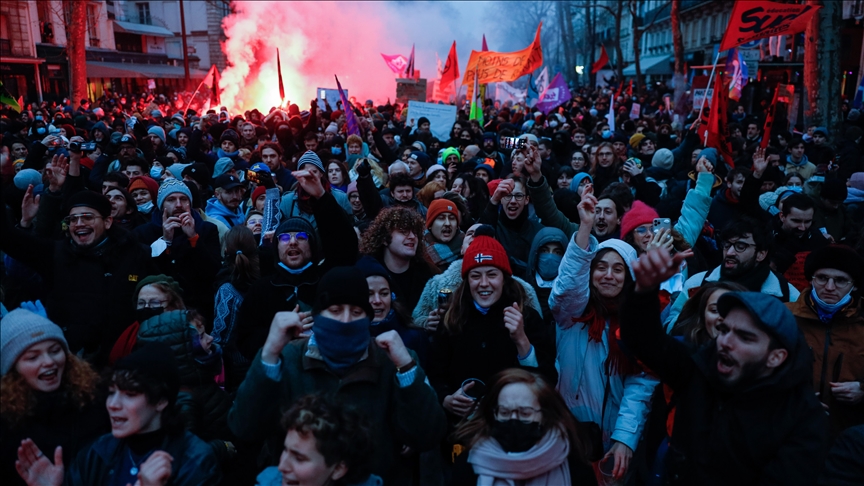 france retirement age protest