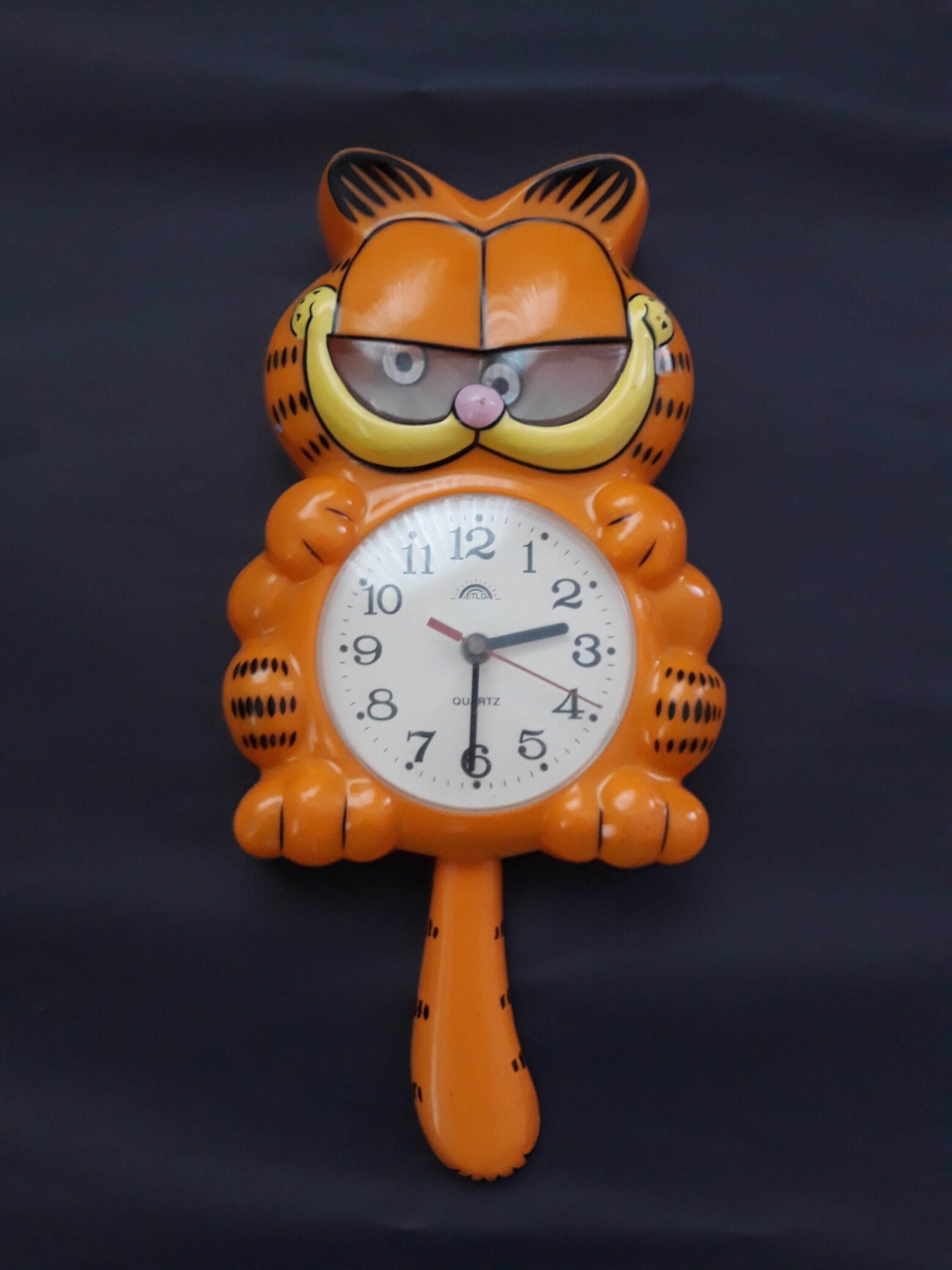 garfield clock