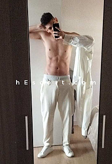 gay escort sevilla