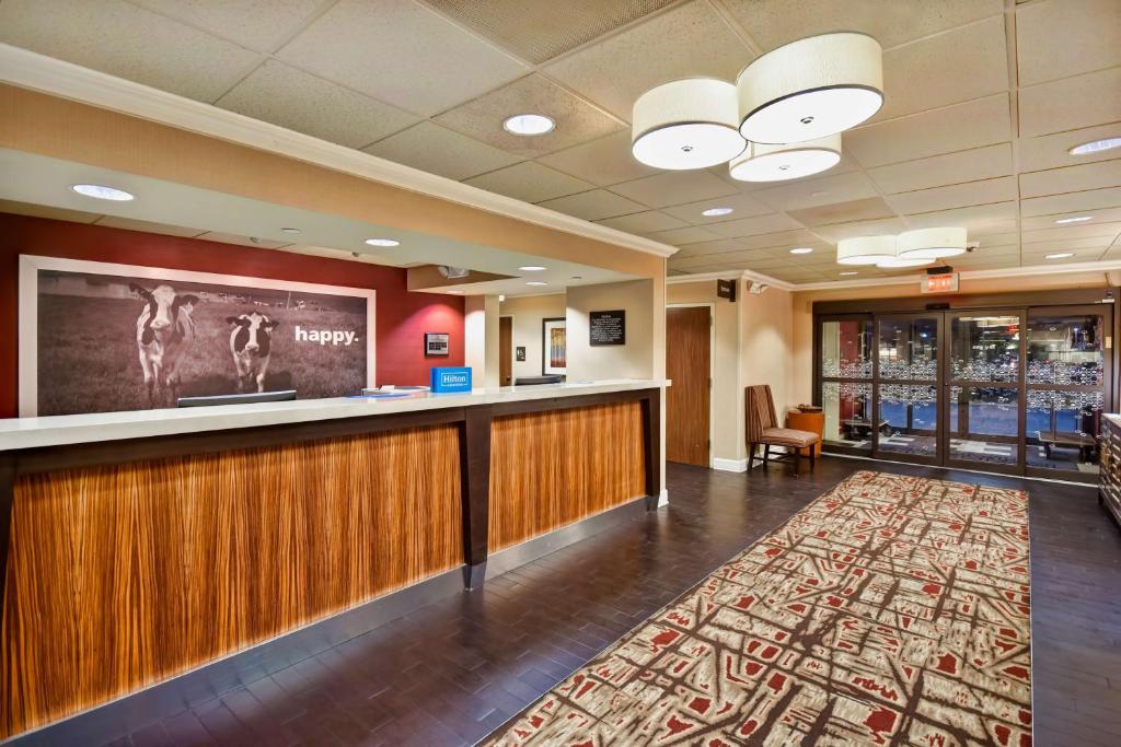 hampton inn in starkville ms