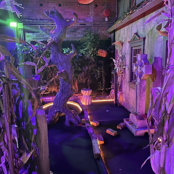 haunted mansion mini golf victoria