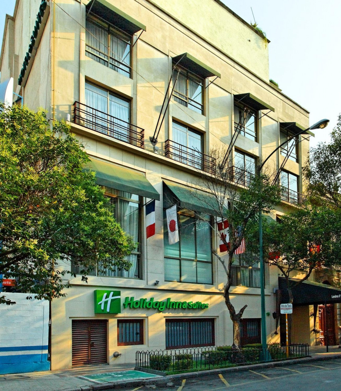 holiday inn zona rosa telefono