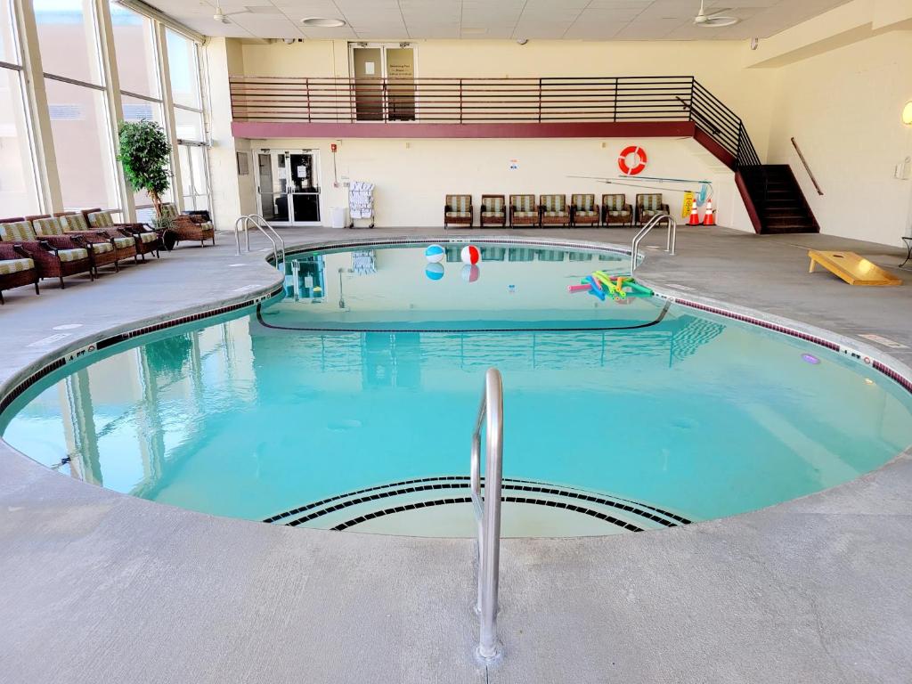 hotels in bangor maine with indoor pool