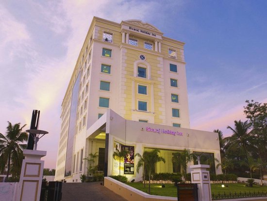 hotels in salem near five roads