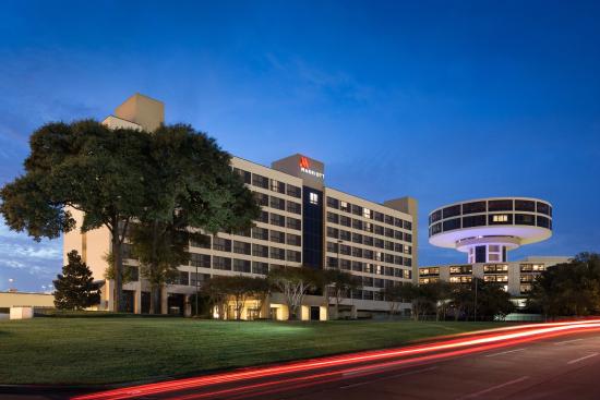 hotels near george bush international airport houston