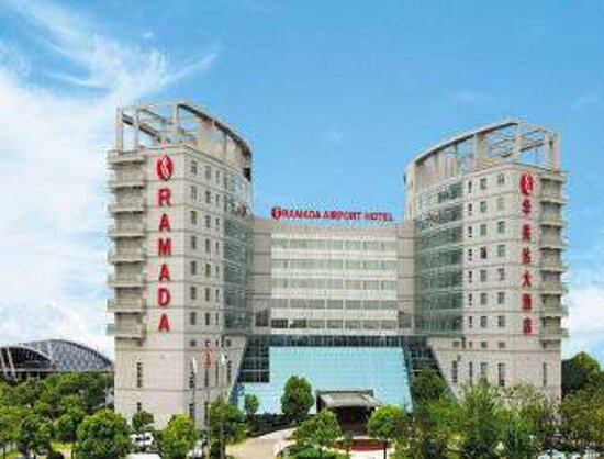 hotels near pudong airport