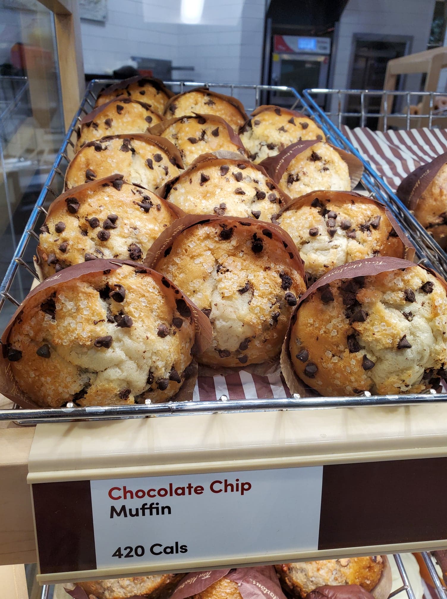 how many calories in tim hortons chocolate chip muffin