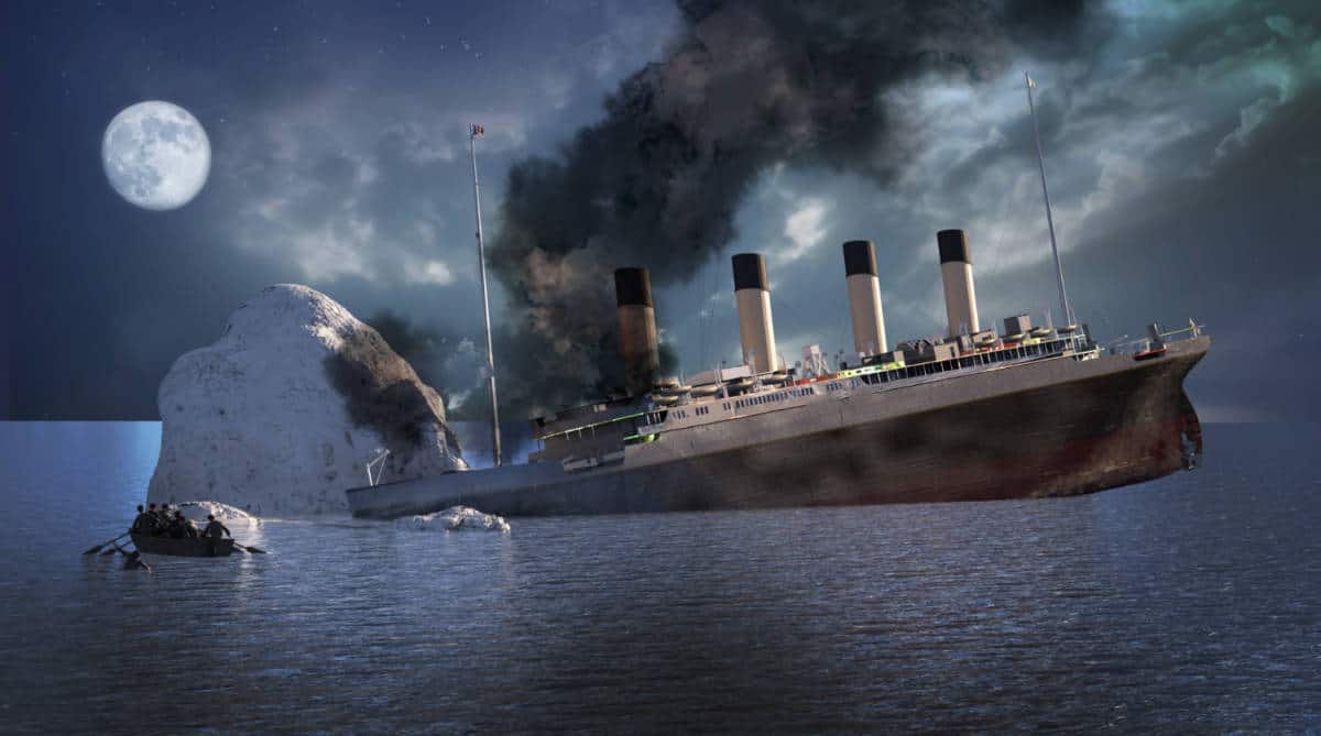 how much did the titanic weigh