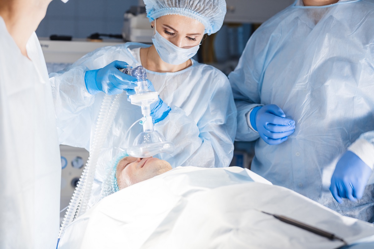 how much does an anesthesiologist earn