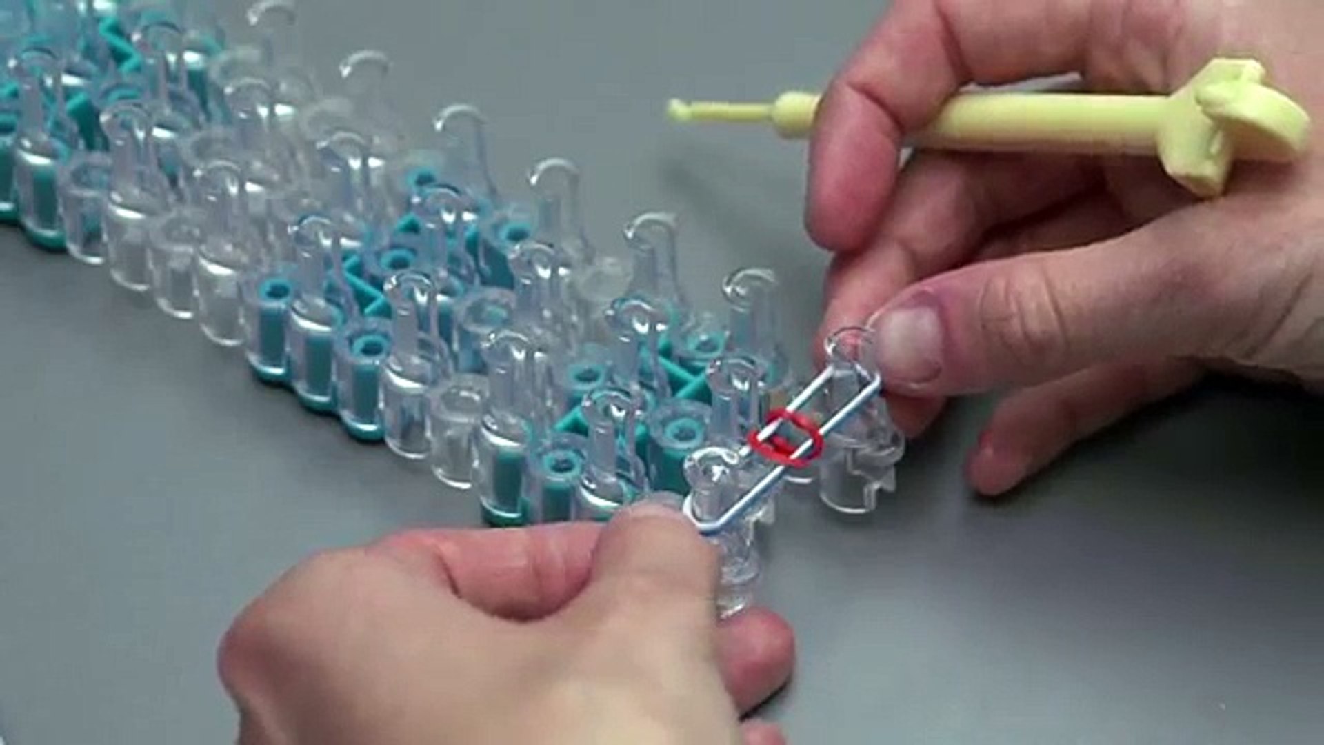 how to do loom bands