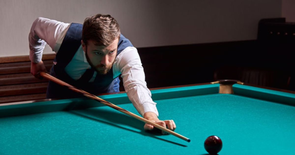 how to hold pool cue stick