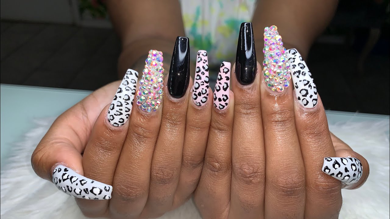 leopard print acrylic nails