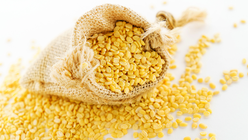 moong dal carbs per 100g