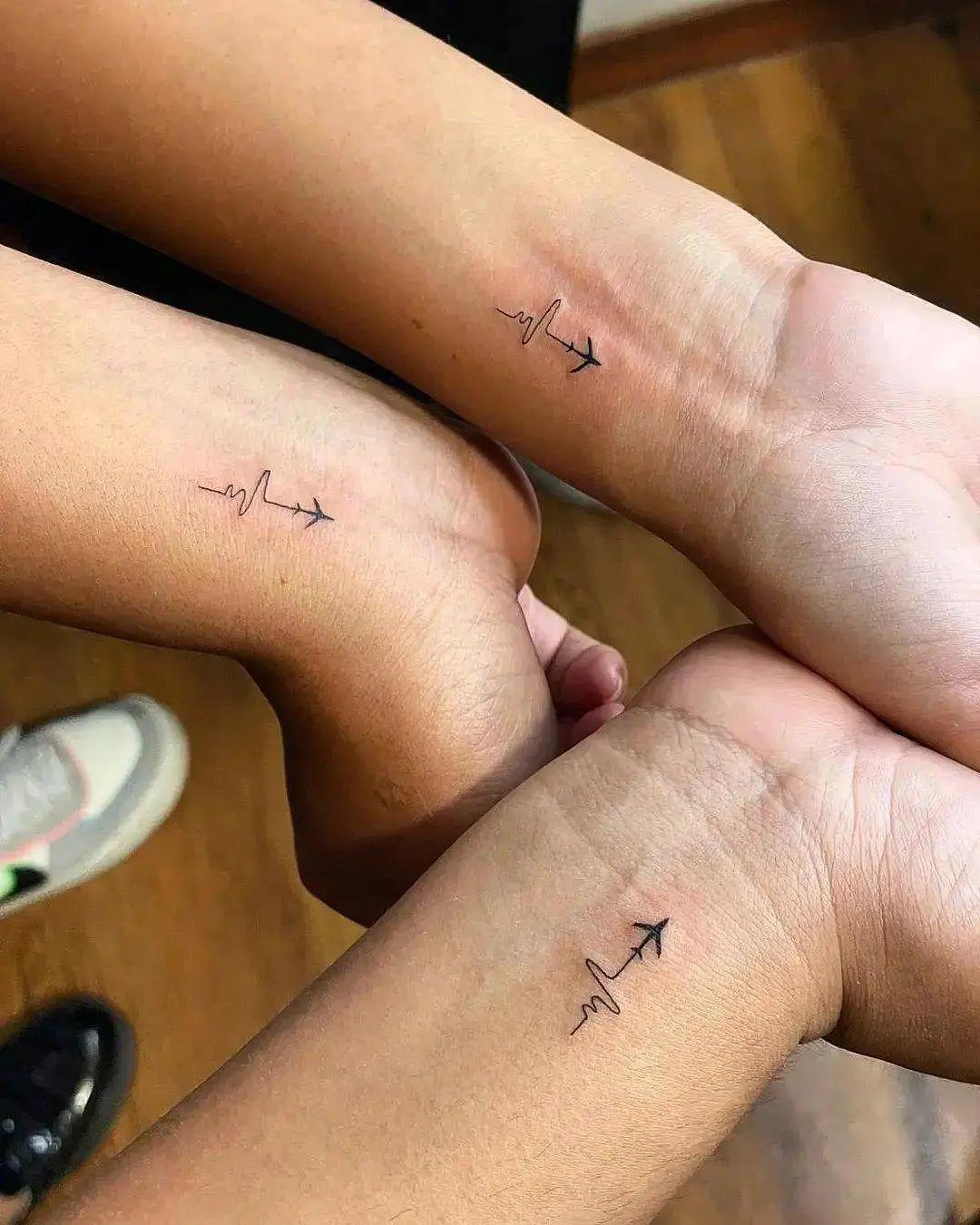 pequeño tatuajes de hermanos