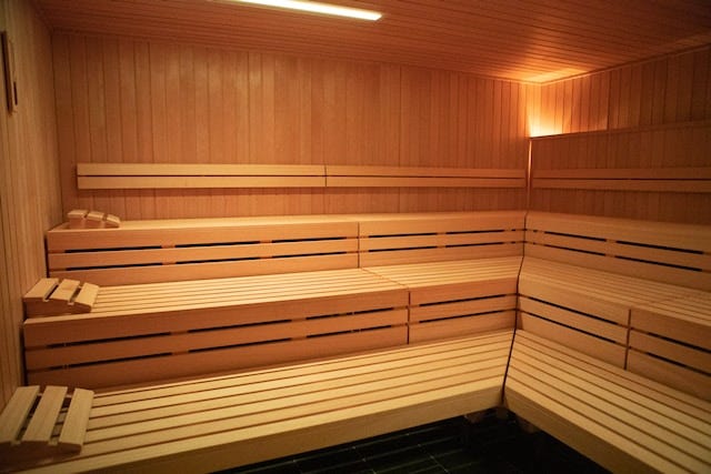 planet fitness sauna