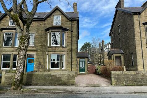 property to rent buxton