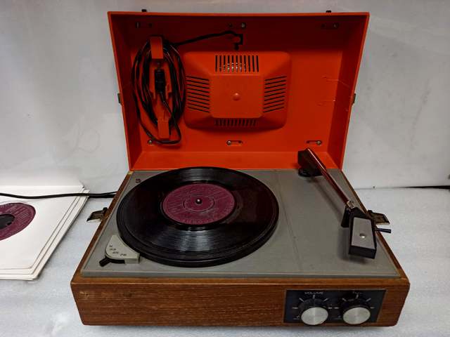 record player price in india