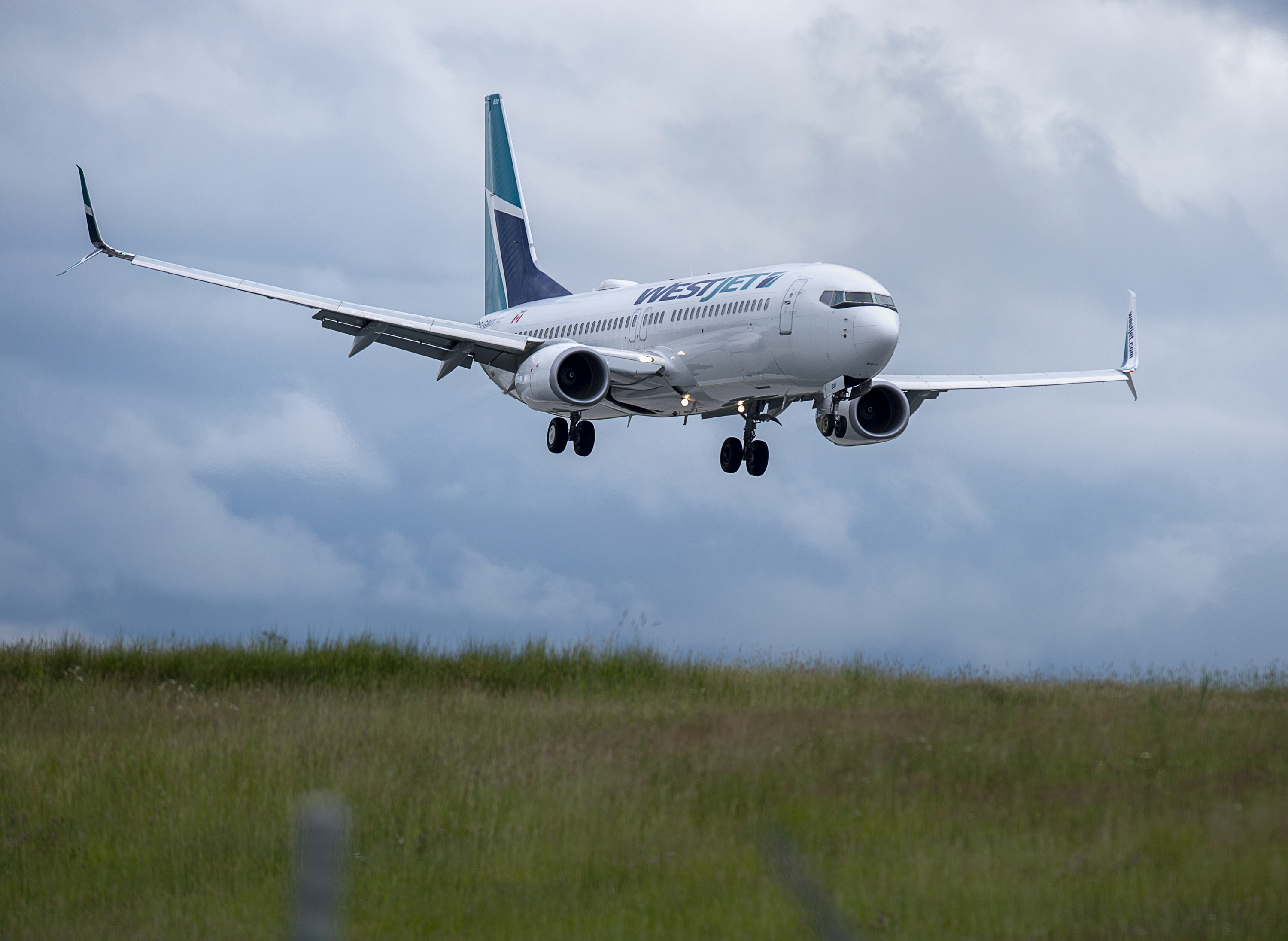 regina airport flights