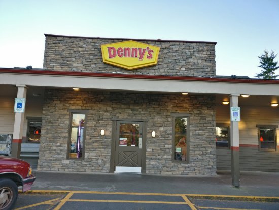 restaurante dennys cerca de mi